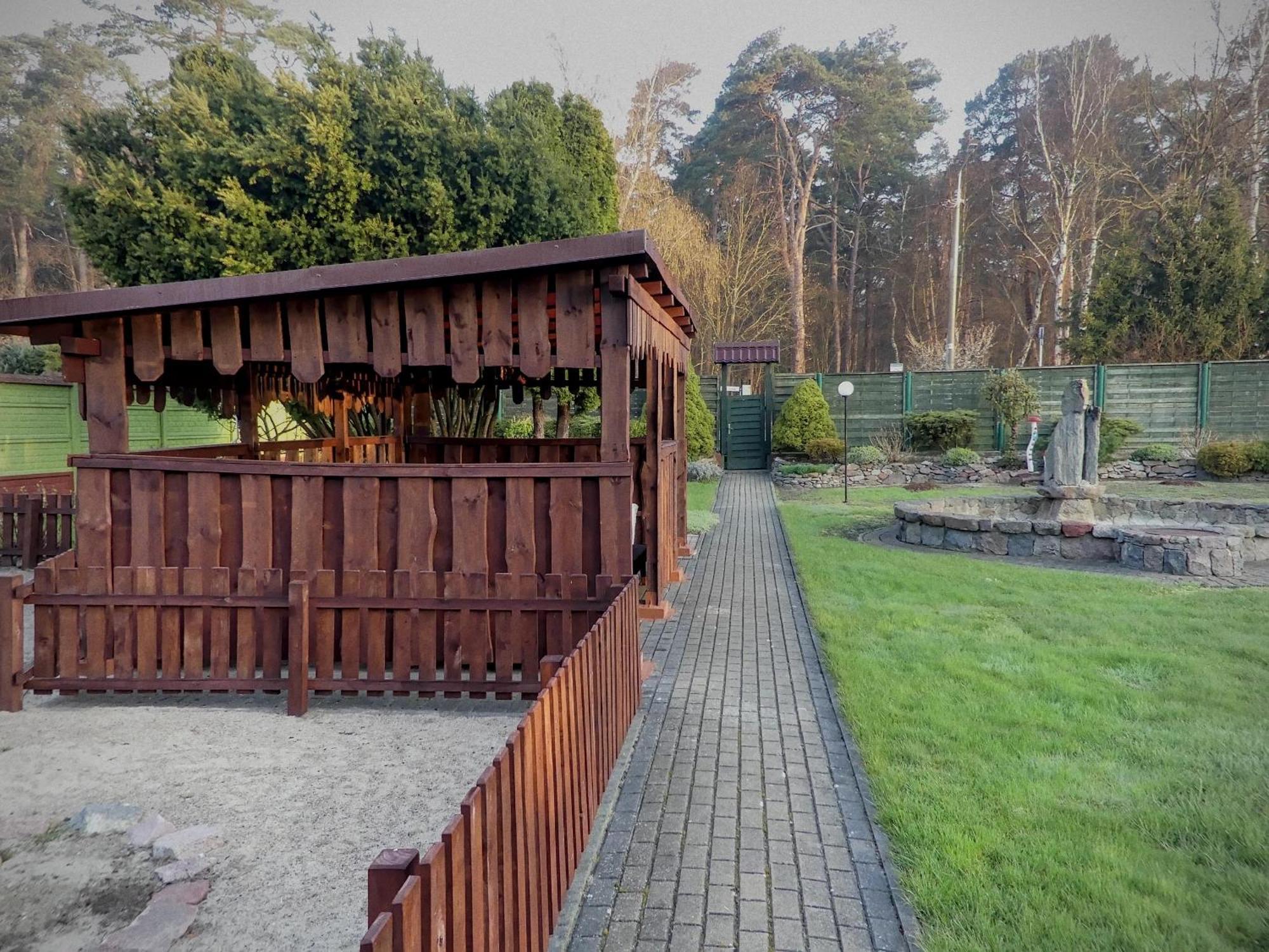 Pensjonat Cichy Kacik Kąty Rybackie Exteriör bild